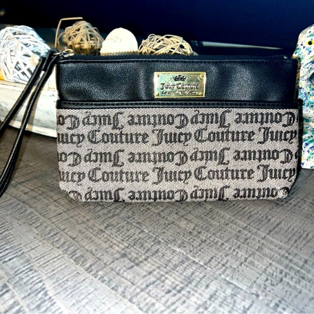 Juicy Couture "Gothic Status" Wristlet/Pouch  Black/Beige